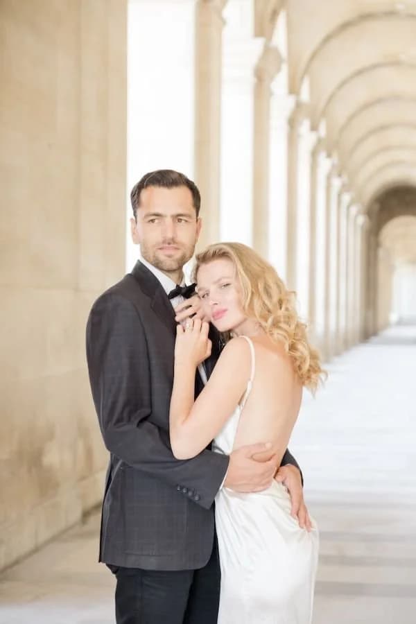 Wedding photograph, page I — الربيع · العهود